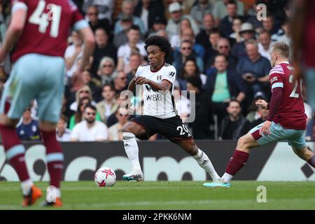 Craven Cottage, Fulham, London, Großbritannien. 8. April 2023. Premier League Football, Fulham gegen West Ham United; Willian von Fulham Credit: Action Plus Sports/Alamy Live News Stockfoto