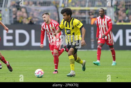 Dortmund, Deutschland. 08. April 2023. firo : 08.04.2023, Fußball, 1. Liga, 1. Bundesliga, Staffel 2022/2023, BVB, Borussia Dortmund - Union Berlin ADEYEMI, BVB Right versus JURANOVIC/dpa/Alamy Live News Stockfoto