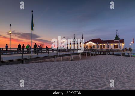 Pier am Strand von Ahlbeck, Usedom, Ostsee, Mecklenburg-Vorpommern, Deutschland, Europa Stockfoto