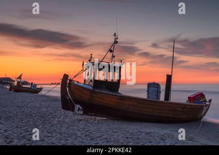 Fischerboot am Strand von Ahlbeck, Usedom, Ostsee, Mecklenburg-Vorpommern, Deutschland, Europa Stockfoto