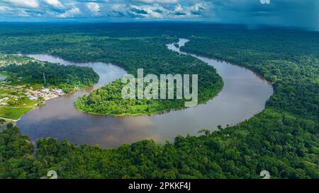 Luftfahrt des Suriname River in Pokigron, Suriname, Südamerika Stockfoto