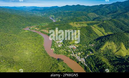 Aerial of the Iguape River, Atlantic Forest South-East Reserves, Alto Ribeira Touristic State Park, Sao Paulo State, Brasilien