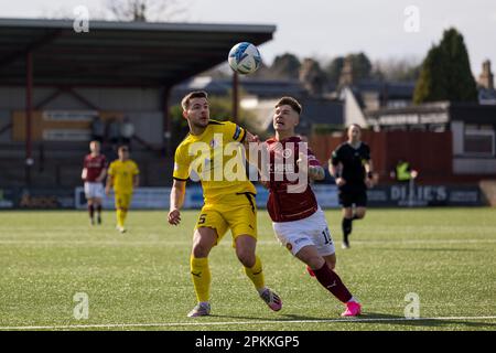 Ochilview Park, Stenhousemuir, Schottland, Vereinigtes Königreich, 8. April 2023, Stenhousemuir FC gegen Bonnyrigg Rose FC, SPFL League 2. Kredit: Raymond Davies / Alamy Live News Stockfoto