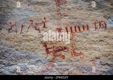 Felskunstmalerei im Pedra Furada, Serra da Capivara Nationalpark, UNESCO-Weltkulturerbe, Piaui, Brasilien, South Americal Stockfoto