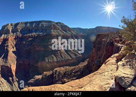 Blick auf den Hermit Canyon und das Hermit Basin vom Boucher Trail am Grand Canyon mit Pima Point Stockfoto