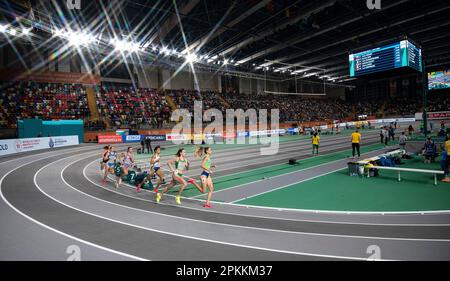 Anita Horvat (Slowenien) und Bianka Kéri (Ungarn), die bei der Europameisterschaft der Leichtathletik in Ataköy im Halbfinale der Frauen 800m antreten Stockfoto