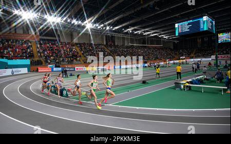 Anita Horvat (Slowenien) und Bianka Kéri (Ungarn), die bei der Europameisterschaft der Leichtathletik in Ataköy im Halbfinale der Frauen 800m antreten Stockfoto