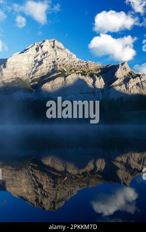 Wedge Pond, Kananaskis Country, Alberta, Rocky Mountains, Kanada, Nordamerika Stockfoto