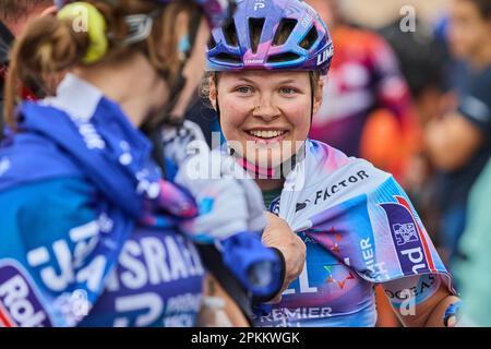 Paris Roubaix Femmes. Ausgabe 3. 8. April 2023 Gewinner Alison Jackson (TIB) CAN 3h42’56‘ 2. Katia Ragusa (LIV) ITA 3. Marthe Truyen (FED) BEL Stockfoto