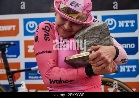 Paris Roubaix Femmes. Ausgabe 3. 8. April 2023 Gewinner Alison Jackson (TIB) CAN 3h42’56‘ 2. Katia Ragusa (LIV) ITA 3. Marthe Truyen (FED) BEL Stockfoto