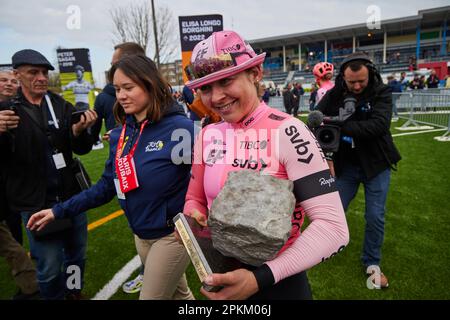 Paris Roubaix Femmes. Ausgabe 3. 8. April 2023 Gewinner Alison Jackson (TIB) CAN 3h42’56‘ 2. Katia Ragusa (LIV) ITA 3. Marthe Truyen (FED) BEL Stockfoto