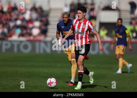 8. April 2023; GTECH Community Stadium, Brentford, London, England; Premier League Football, Brentford gegen Newcastle United; Christian Norgaard von Brentford Stockfoto