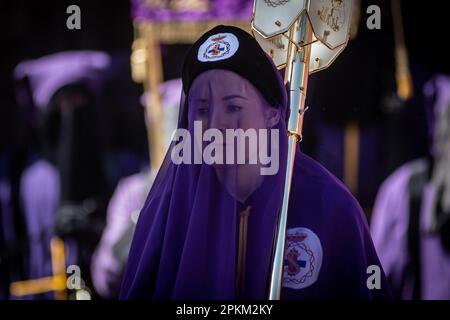 Madrid, Spanien. 08. April 2023. Nachtruhe werden während der Osterprozession am Samstag in La Soledad gesehen. Kredit: Marcos del Mazo/Alamy Live News Stockfoto