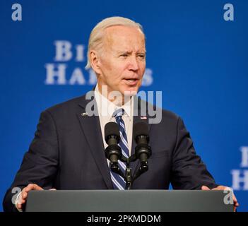 PHILADELPHIA, PA, USA – 3. FEBRUAR 2023: Präsident Joe Biden spricht auf dem Wintertreffen des Demokratischen Nationalkomitees. Stockfoto