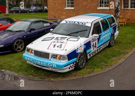 1994 Volvo 850 T-5R Estate BTCC, ausgestellt auf der Motorsport Assembly, die am 26. März 2023 im Bicester Heritage Centre stattfindet. Stockfoto