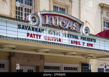 Lucas Theater am Reynolds Square im historischen Stadtzentrum von Savannah, Georgia. (USA) Stockfoto