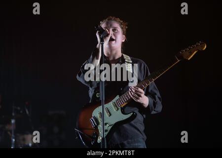 Die norwegische Künstlerin Girl in Red tritt live in Berlin im Tempodrom auf Stockfoto