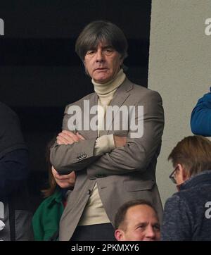 Joachim Jogi Löw, ehemaliger DFB-Cheftrainer, im Spiel SC FREIBURG - FC BAYERN MÜNCHEN 1. Deutsche Fußballliga am 8. April 2023 in Freiburg. Saison 2022/2023, Spieltag 27, 1. Bundesliga, FCB, BVB, München, 27. Spieltag. © Peter Schatz / Alamy Live News - DFL-VORSCHRIFTEN VERBIETEN DIE VERWENDUNG VON FOTOS als BILDSEQUENZEN und/oder QUASI-VIDEO - Stockfoto