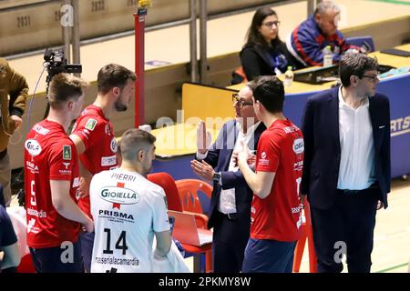 Taranto, Italien. 08. April 2023. Prisma Taranto ist ausgefallen. Play Off 5. Place - Gioiella Prisma Taranto vs Top Volley Cisterna, Volleyball Italian Serie A Men SuperLeague Championship in Taranto, Italien, April 08 2023 Gutschrift: Independent Photo Agency/Alamy Live News Stockfoto