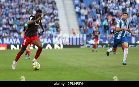 Sabadell, Barcelona, Spanien. 8. April 2023. Barcelona Spanien 08.04.2023 IÃ±aki Williams (Athletic Club) kontrolliert den Ball während der La Liga Santander zwischen Espanyol und Athletic Club im RCDE-Stadion am 08. April 2023 in Barcelona. (Kreditbild: © Xavi Urgeles/ZUMA Press Wire) NUR REDAKTIONELLE VERWENDUNG! Nicht für den kommerziellen GEBRAUCH! Kredit: ZUMA Press, Inc./Alamy Live News Stockfoto
