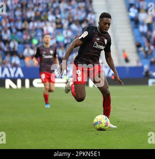 Sabadell, Barcelona, Spanien. 8. April 2023. Barcelona Spanien 08.04.2023 IÃ±aki Williams (Athletic Club) kontrolliert den Ball während der La Liga Santander zwischen Espanyol und Athletic Club im RCDE-Stadion am 08. April 2023 in Barcelona. (Kreditbild: © Xavi Urgeles/ZUMA Press Wire) NUR REDAKTIONELLE VERWENDUNG! Nicht für den kommerziellen GEBRAUCH! Kredit: ZUMA Press, Inc./Alamy Live News Stockfoto