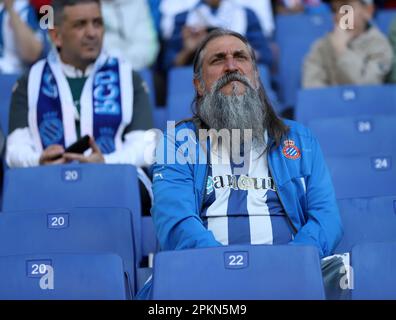 Sabadell, Barcelona, Spanien. 8. April 2023. Barcelona Spanien 08.04.2023 Unterstützer Espanyol schaut auf der La Liga Santander zwischen Espanyol und Athletic Club im RCDE Stadium am 08. April 2023 in Barcelona. (Kreditbild: © Xavi Urgeles/ZUMA Press Wire) NUR REDAKTIONELLE VERWENDUNG! Nicht für den kommerziellen GEBRAUCH! Kredit: ZUMA Press, Inc./Alamy Live News Stockfoto