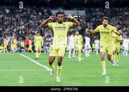 Madrid, Spanien. 8. April 2023. Samuel Chukwueze von Villareal feiert sein Tor beim spanischen Fußballspiel La Liga zwischen Real Madrid und Villareal CF am 8. April 2023 in Madrid, Spanien. Kredit: Gustavo Valiente/Xinhua/Alamy Live News Stockfoto