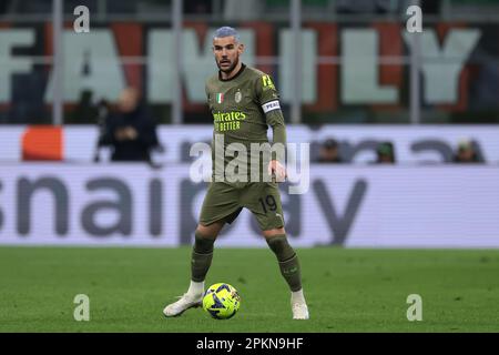 Mailand, Italien, 7. April 2023. Theo Hernandez vom AC Mailand während des Spiels der Serie A in Giuseppe Meazza, Mailand. Der Bildausdruck sollte lauten: Jonathan Moscrop/Sportimage Stockfoto