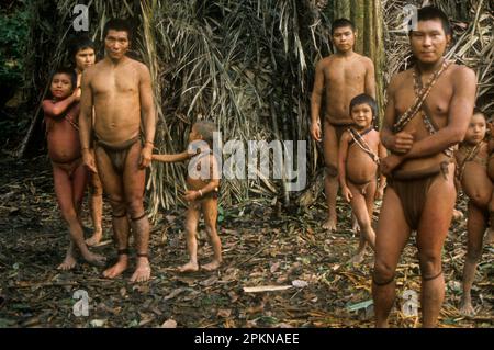 Südamerika, Venezuela, südliche Bolívar und nördliche Amazonas-Staaten: Gruppe der Ureinwohner der Hoti-Volksgruppe (auch Hoti oder Jodi genannt). Die Hoti leben im Regenwald Stockfoto