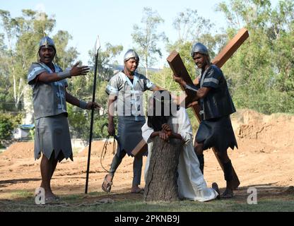 Neu-Delhi, Indien. 7. April 2023. karfreitagsfeiern in der Nähe der Mashigarh-Kirche in Neu-delhi (Kredit: © Indraneel Sen/Pacific Press via ZUMA Press Wire) NUR REDAKTIONELLE VERWENDUNG! Nicht für den kommerziellen GEBRAUCH! Stockfoto