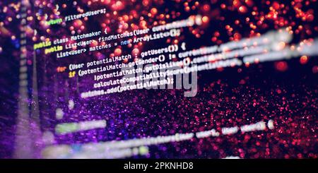 Programmiercode. Programmiercode auf dem Computerbildschirm. Technologischer Hintergrund. Stockfoto