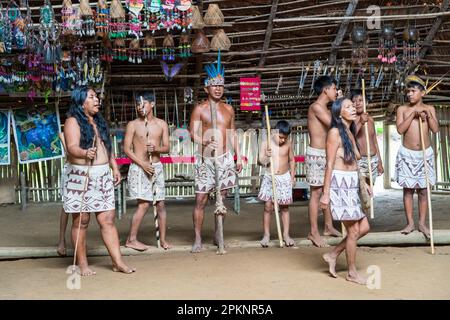 Die Bora sind ein indigener Stamm des Peeruv-Amazonas Stockfoto