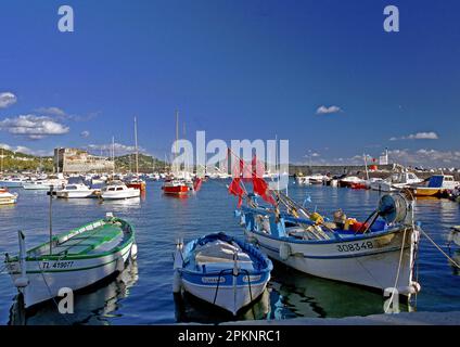 Schöner kleiner Hafen St. Louis du Mourillon in der Toulon Provence Stockfoto