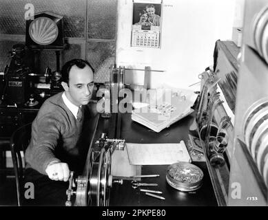 Filmredakteur BEN LEWIS beim REDAKTIONSESSEN BEI GEORGE CUKOR Produzent DAVID O. Selznick für Metro Goldwyn Mayer, 1933 Regisseur Stockfoto