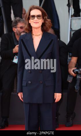 VENEDIG, ITALIEN - 06. SEPTEMBER: Joanna Hogg besucht den roten Teppich „die ewige Tochter“ beim Venice Film Festival 79. am 06. September 2022 in Venedig Stockfoto