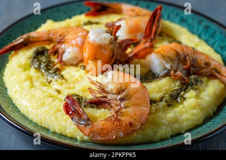 Sautierte Shrimps, über dem Schuss Stockfoto