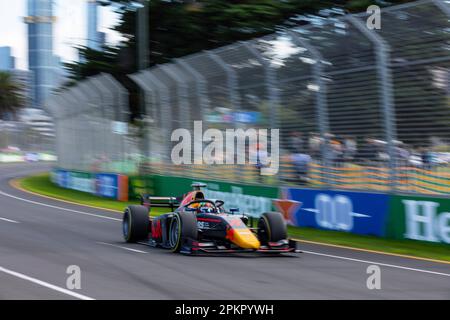 Ayumu Iwasa aus Japan fährt das DAMS (11) während des F2. Trainings beim australischen Formel 1 Grand Prix. (Foto: George Hitchens / SOPA Images/Sipa USA) Stockfoto