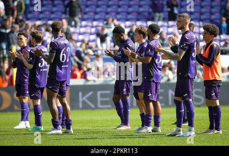 Brüssel, Belgien. 09. April 2023. Anderlechts Spieler wirken deprimiert, nachdem sie am Sonntag, den 09 2022-2023. April 2023, am 32. Tag der ersten Division der belgischen Meisterschaft „Jupiler Pro League“ ein Fußballspiel zwischen RSC Anderlecht und KVC Westerlo verloren haben. BELGA PHOTO VIRGINIE LEFOUR Kredit: Belga News Agency/Alamy Live News Stockfoto