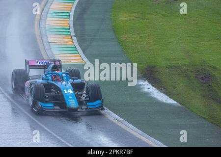 Jack Doohan aus Australien fährt das Invicta Virtuosi Racing (14) während der Qualifizierung für den australischen Formel-1-Grand Prix im Jahr F2. Stockfoto