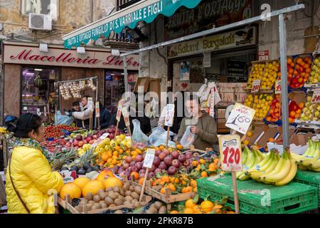 Italien, Neapel, Piazza Pignasecca Stockfoto