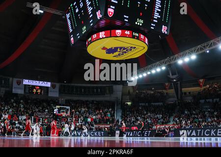 Varese, Italien. 08. April 2023. Innenansicht des Palasport Lino Oldrini während des LBA Lega Basket Ein 2022/23-jähriges reguläres Saisonspiel zwischen Pallacanestro Varese OpenJobMetis und Unahotels Reggio Emilia. Endstand: Varese 81:85 Reggiana. (Foto: Fabrizio Carabelli/SOPA Images/Sipa USA) Guthaben: SIPA USA/Alamy Live News Stockfoto