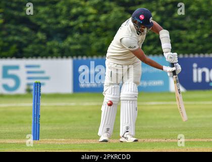 Incora Cricket Ground, Derby, Großbritannien. Derbyshire CCC gegen Worcestershire CCC bei der LV=Inter County Cricket Championship (Tag 4 ) am 09. April 2023 Anuj Dal (Derbyshire CCC) Batting Credit: Mark Dunn/Alamy Live News Stockfoto