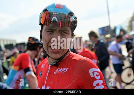 Roubaix, Frankreich. 09. April 2023. Der belgische Arnaud De Lie von Lotto-Dstny reagiert nach dem Herrenrenrenrenrenrenrenrenrennen des Radsports „Paris-Roubaix“, 256,6km von Compiegne nach Roubaix, Frankreich, am Sonntag, den 09. April 2023. BELGA PHOTO DIRK WAEM Credit: Belga News Agency/Alamy Live News Stockfoto