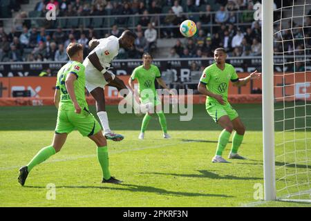 Marcus THURAM (MG) erreicht das Tor mit einem Titel, Action, Fußball 1. Bundesliga, 27. Spieltag, Borussia Monchengladbach (MG) - VfL Wolfsburg (WOB) am 9. April 2023 in Borussia Mönchengladbach/Deutschland auf 2:0. #DFL-Vorschriften verbieten die Verwendung von Fotografien als Bildsequenzen und/oder quasi-Video # Stockfoto