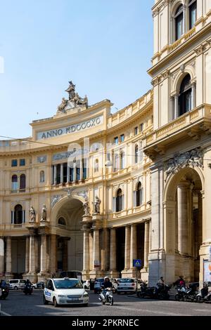 Italien, Neapel , Neapel, Haupteingang der Galleria Umberto i gegenüber dem Teatro San Carlo Stockfoto