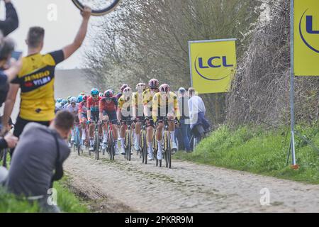 Frankreich. 09. April 2023. PARIS - ROUBAIX 120. Ausgabe Sonntag, 9. April 1. Van der poel M. (ADC) 5:28'41' 2. Philipsen J. (ADC) 46' 3. Van aert W. (TJV) 46 Min. Kredit: Phil Crow/Alamy Live News Stockfoto