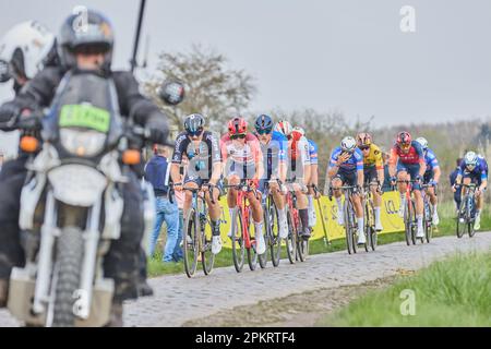 Frankreich. 09. April 2023. PARIS - ROUBAIX 120. Ausgabe Sonntag, 9. April 1. Van der poel M. (ADC) 5:28'41' 2. Philipsen J. (ADC) 46' 3. Van aert W. (TJV) 46 Min. Kredit: Phil Crow/Alamy Live News Stockfoto