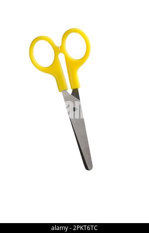 Papierschere aus Metall mit gelbem Kunststoffgriff und weißem Hintergrund Stockfoto