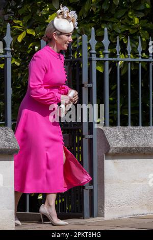 Windsor, Großbritannien. 9. April 2023. Zara Tindall fährt nach der Teilnahme an der Ostersonntagskirche in der St. George's Chapel in Windsor Castle ab. Der Ostersonntag ist der Mittelpunkt der Osterfeier der königlichen Familie und dies wird der erste ohne Königin Elizabeth II. Sein Kredit: Mark Kerrison/Alamy Live News Stockfoto