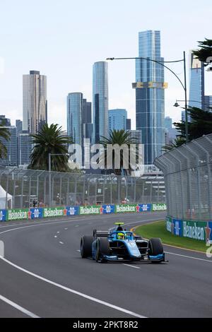 Melbourne, Australien. 31. März 2023. Amaury Cordeel aus Belgien fährt das Invicta Virtuosi Racing (15) während des F2. Trainings beim australischen Formel 1 Grand Prix. (Foto: George Hitchens/SOPA Images/Sipa USA) Guthaben: SIPA USA/Alamy Live News Stockfoto